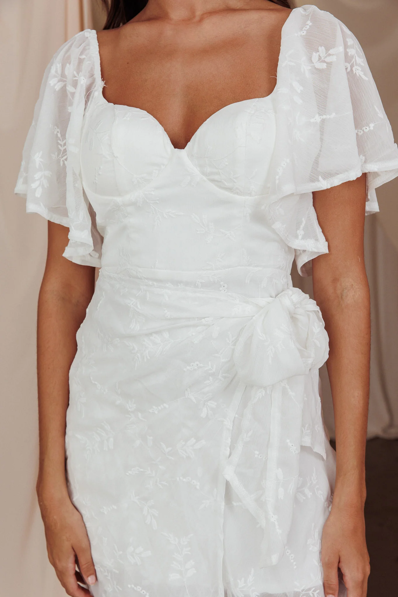 Aphrodite Molded Bust Angel Sleeve Midi Dress Floral White - Image 4