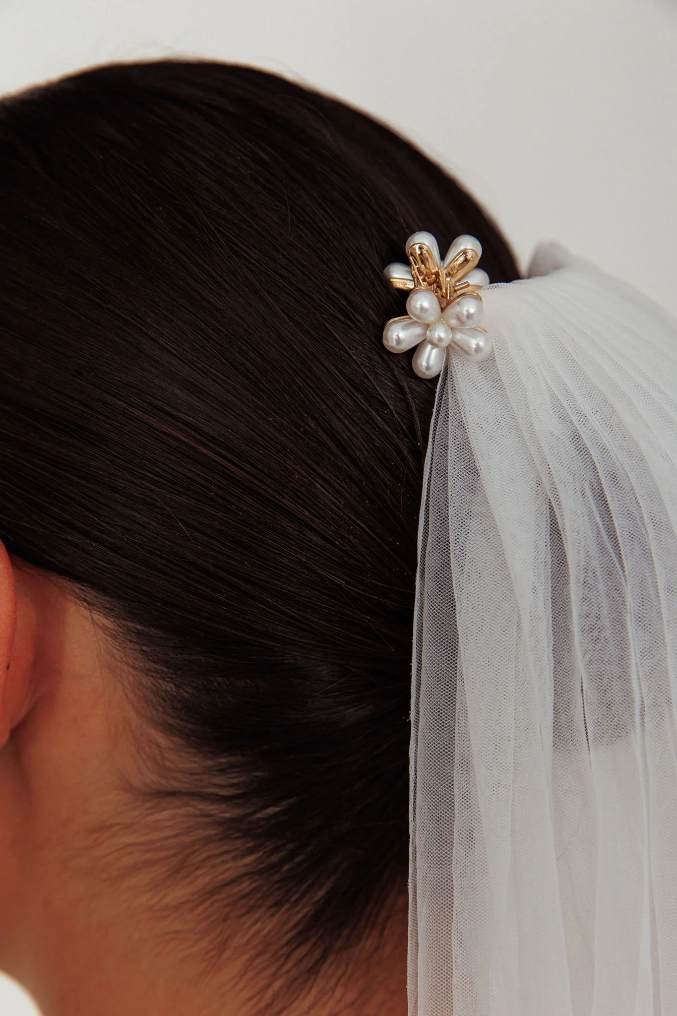 Aurelia Pearl Flower Hairclip Set - Image 8