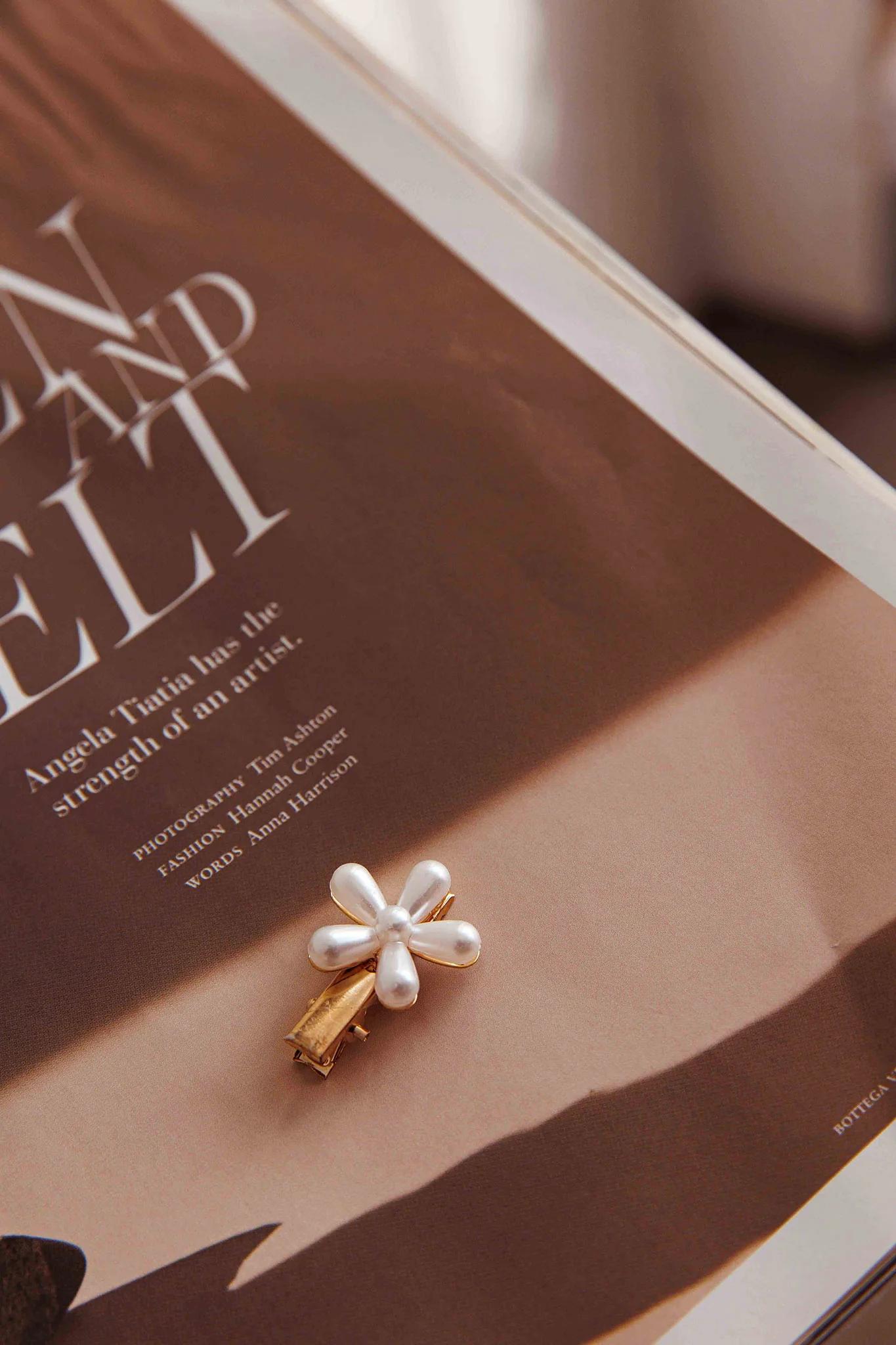 Aurelia Pearl Flower Hairclip Set - Image 9