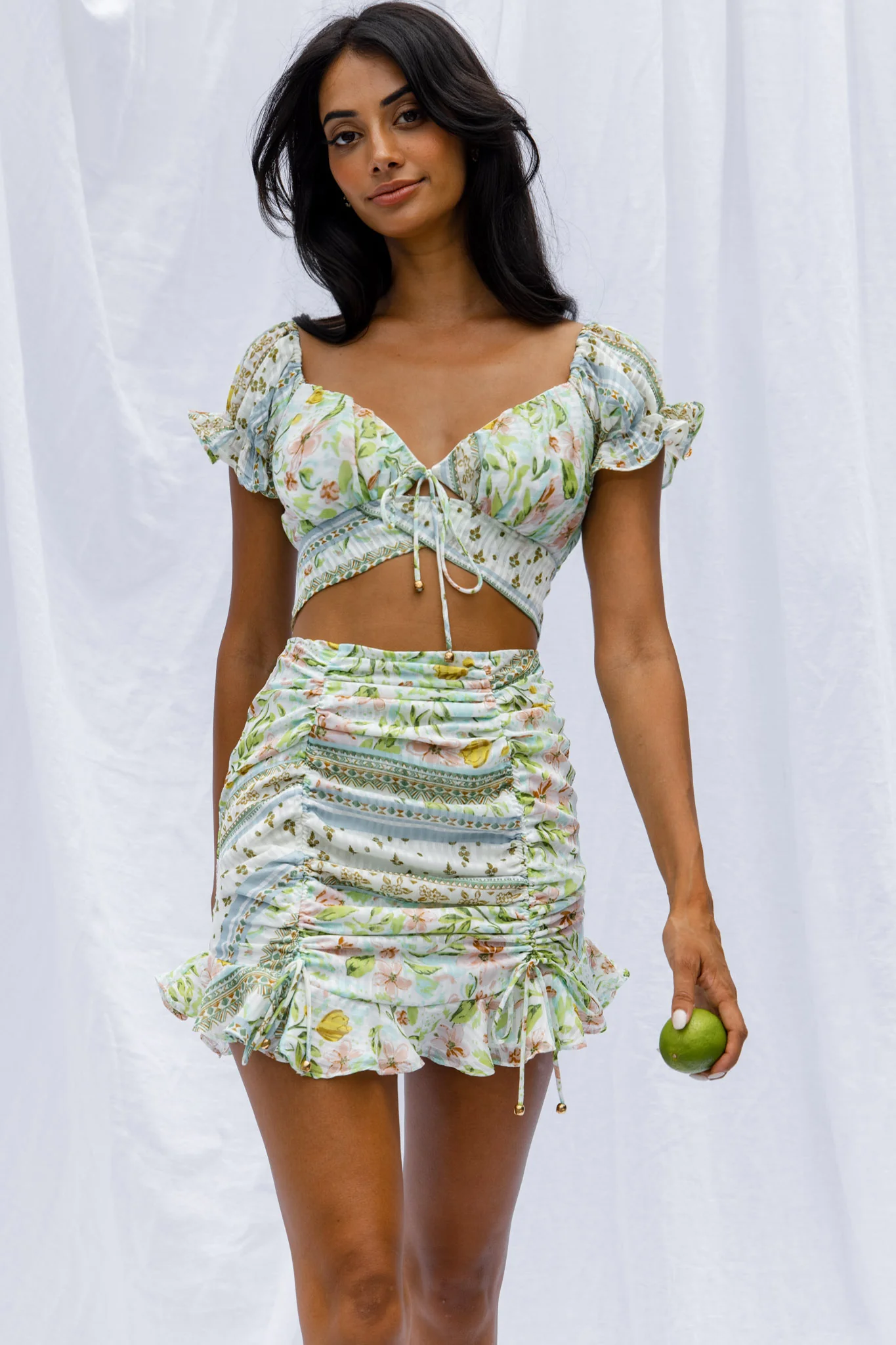 Azure Sky Ruched Mini Skirt Printed Green - Image 4