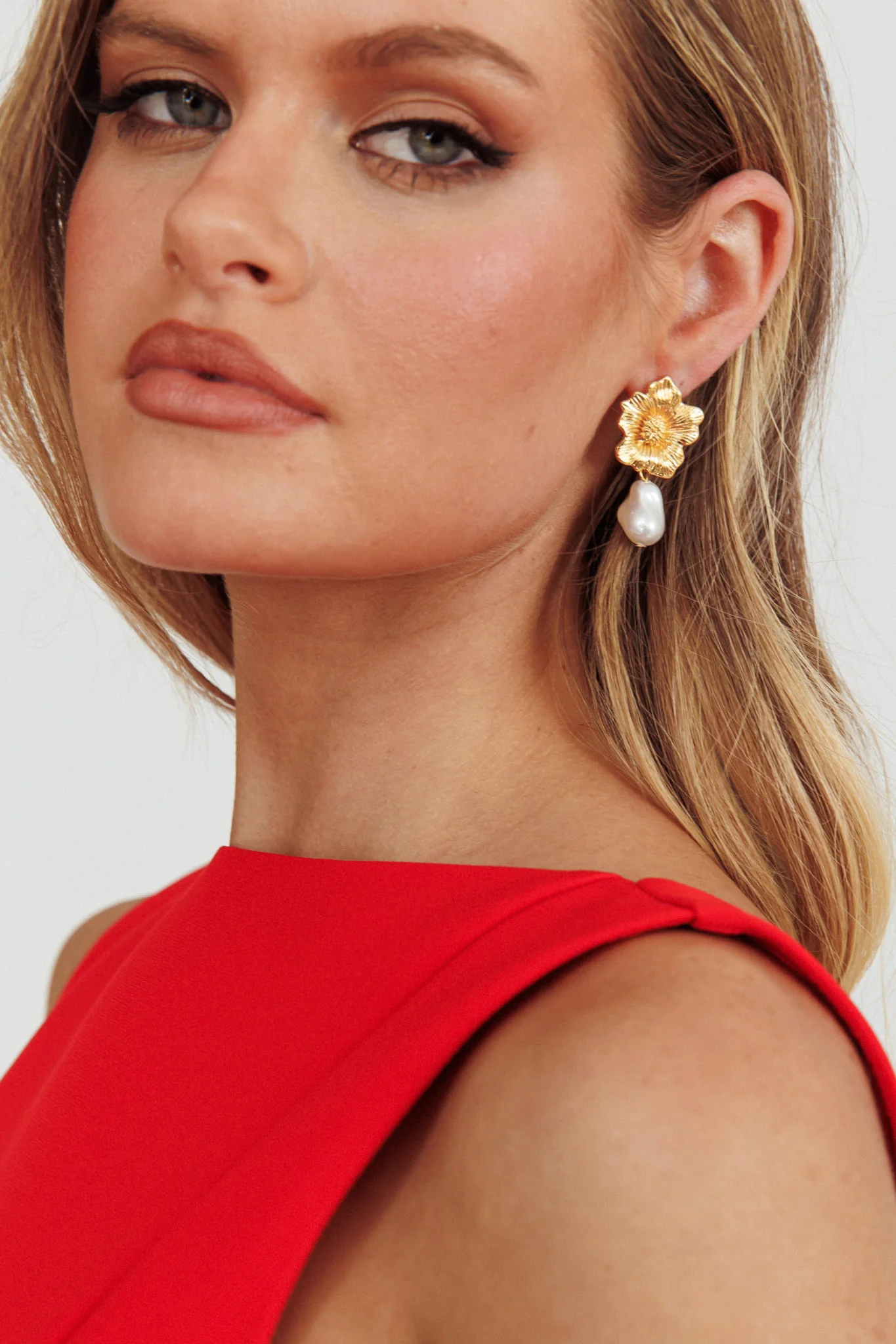 Camryn Drop Pearl Earrings Gold - Image 2