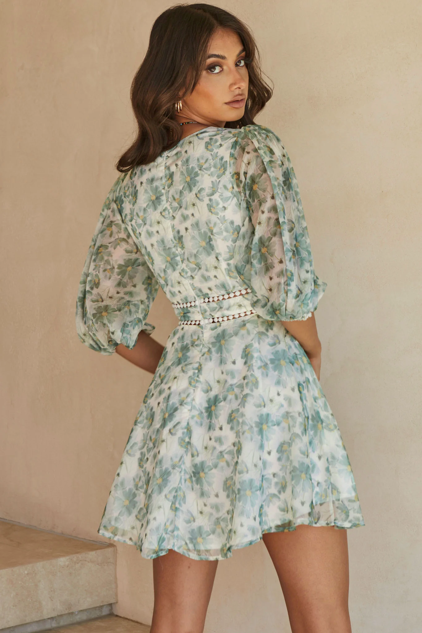 Carson Balloon Sleeve Crochet Trim Detail Dress Floral Print Green - Image 2