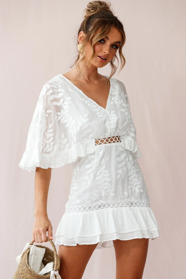 Caspar Leafy Embroidered Dress White - Image 6