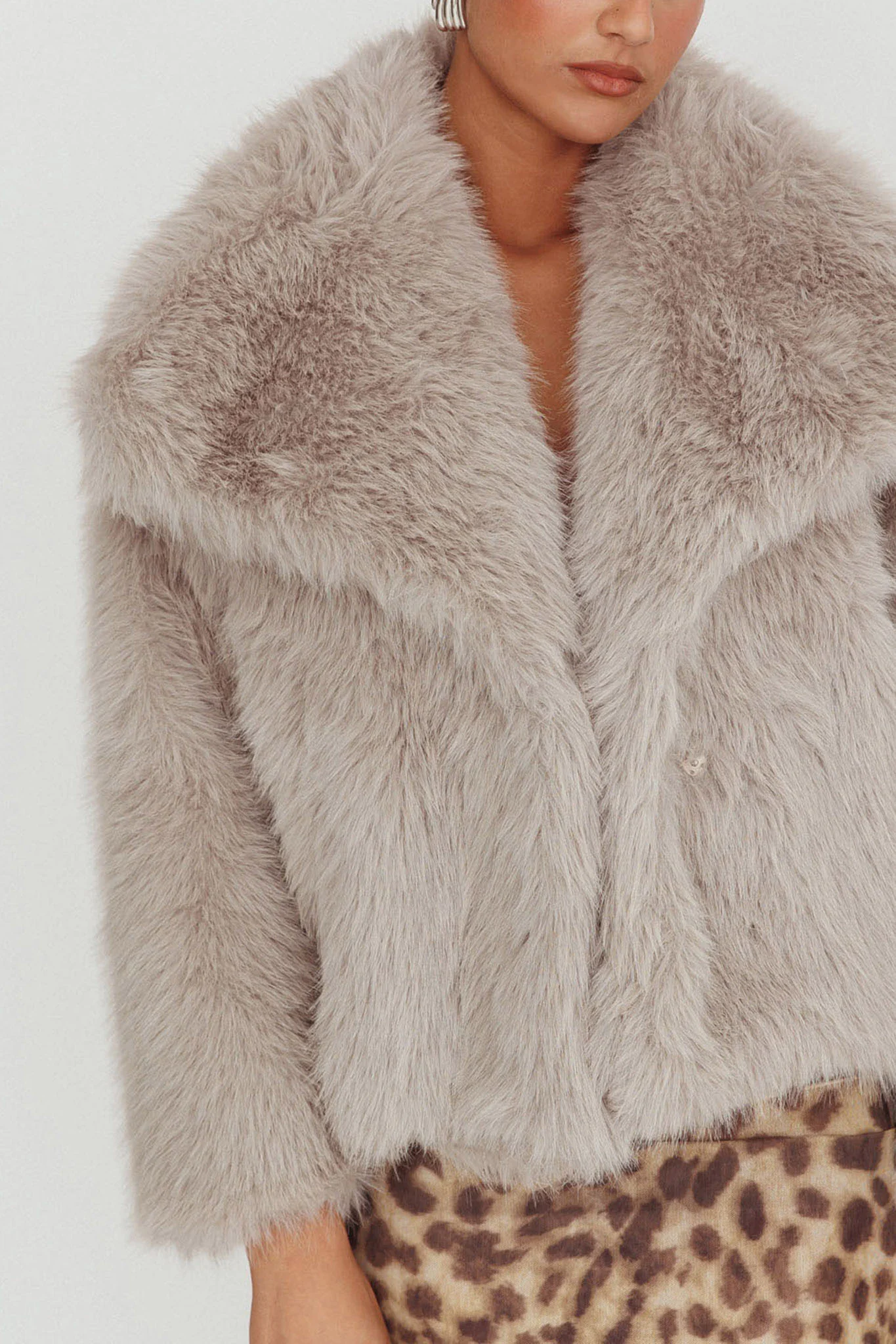 Copenhagen Oversized Lapel Fur Jacket Cream - Image 5