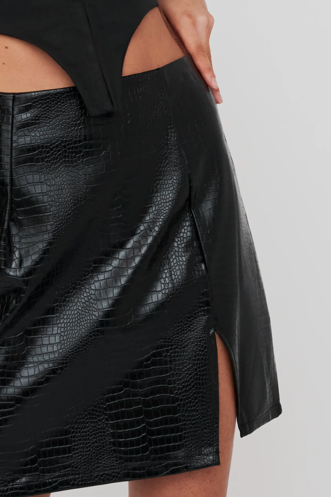 Darwin Embossed Mini Skirt Black - Image 4