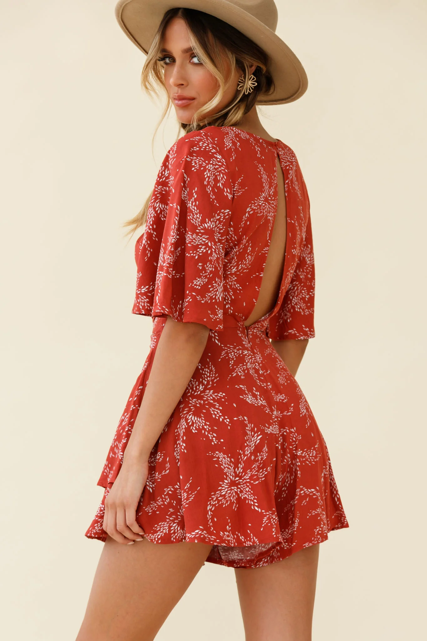 Davina Angel Sleeve Cut-Out Back Romper Leaf Print Rose - Image 3