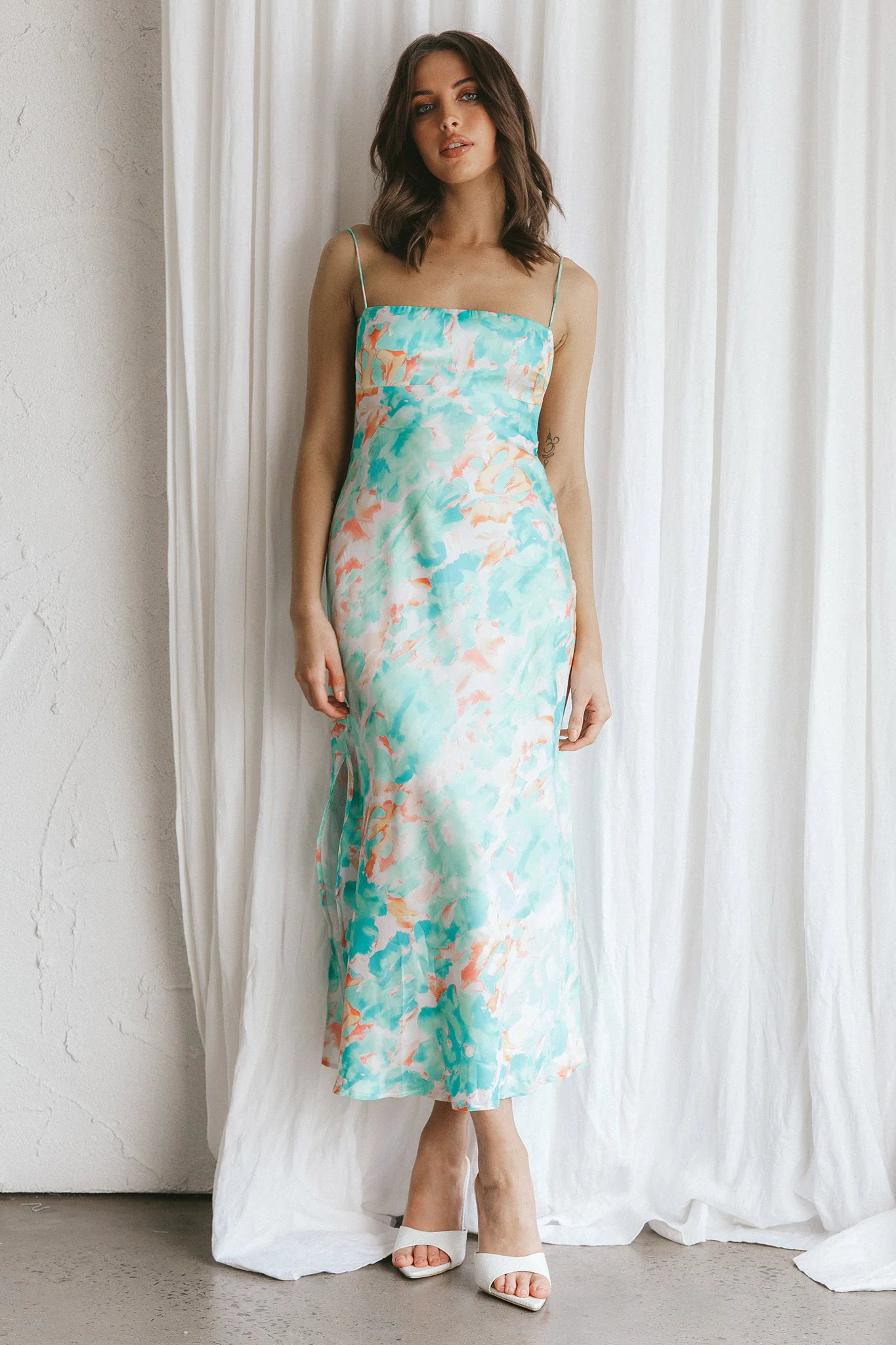 Dolce Life Low Back Midi Dress Floral Green - Image 3