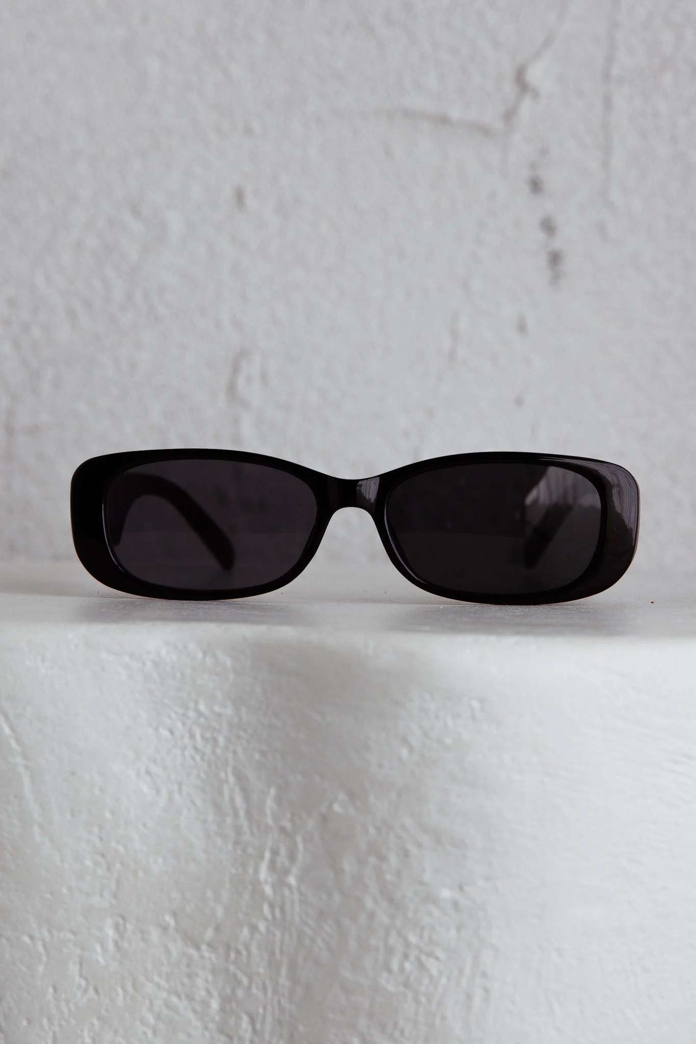 Eola Retro Sunglasses Black - Image 4
