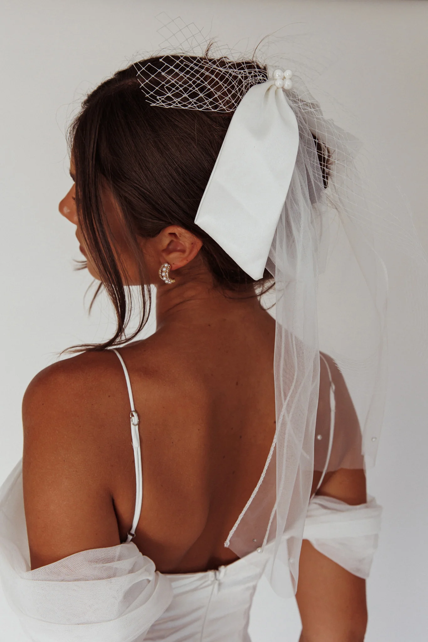 Esther Pearl & Bow Bridal Veil White - Image 3
