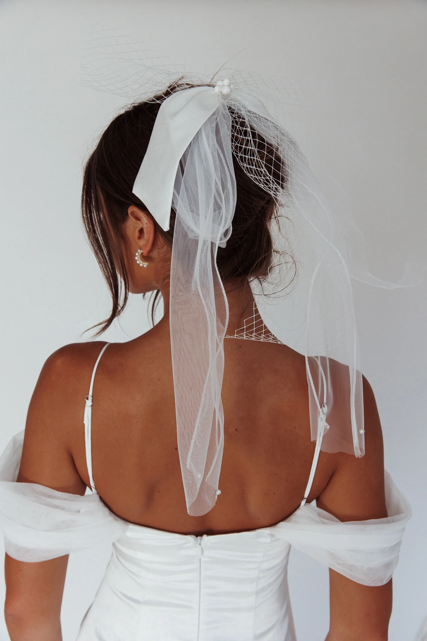 Esther Pearl & Bow Bridal Veil White - Image 5