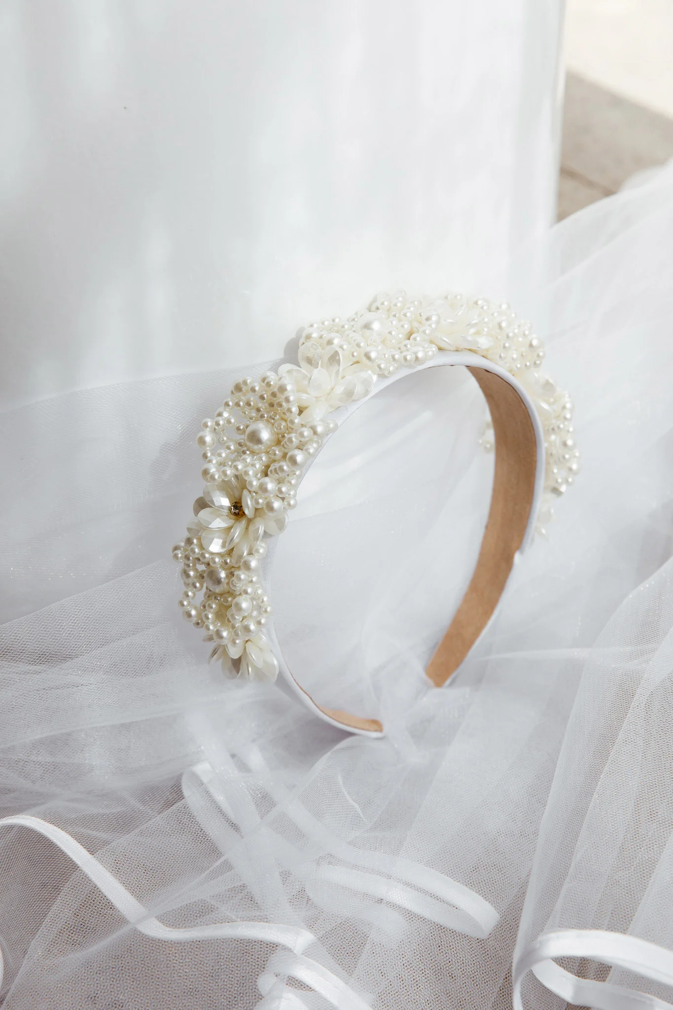 Floral Pearl Wide Headband White - Image 2