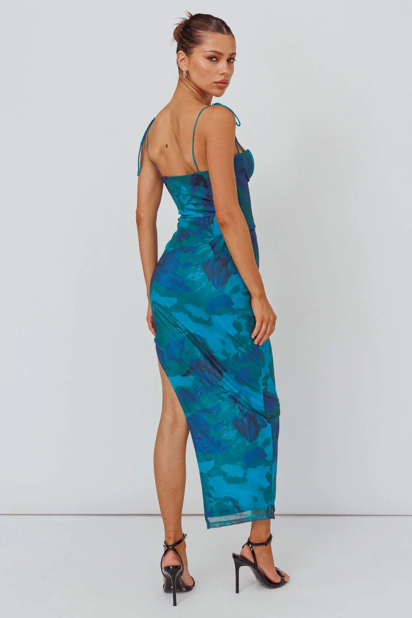 Gabrielle Laced Bodice Midi Dress Floral Green - Image 2