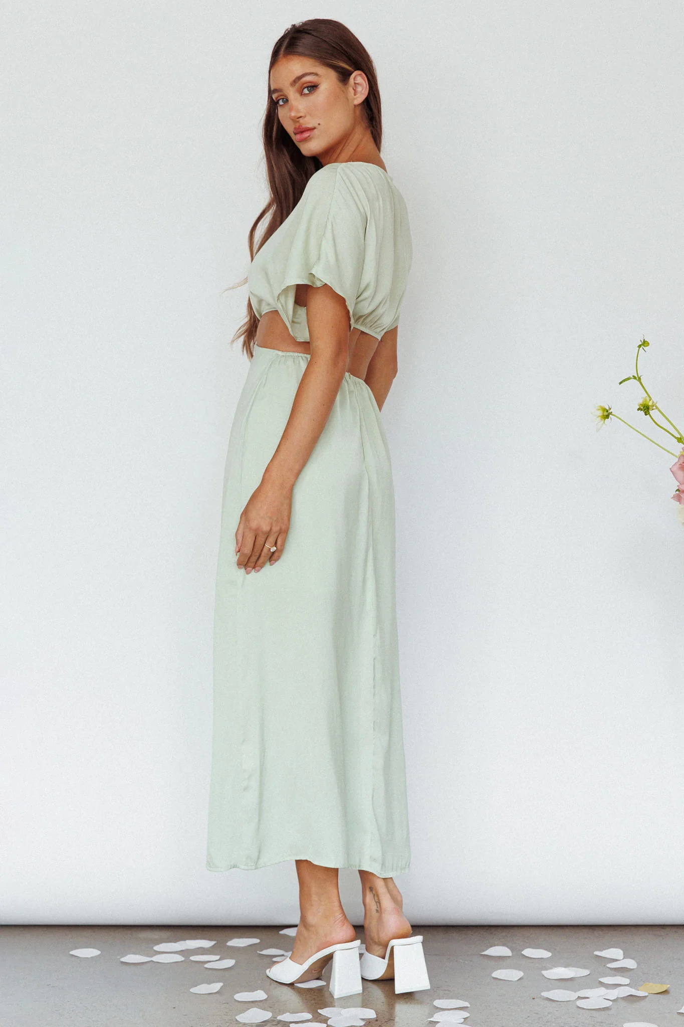 Getaway Cut-Out Waist Midi Dress Pistachio - Image 2