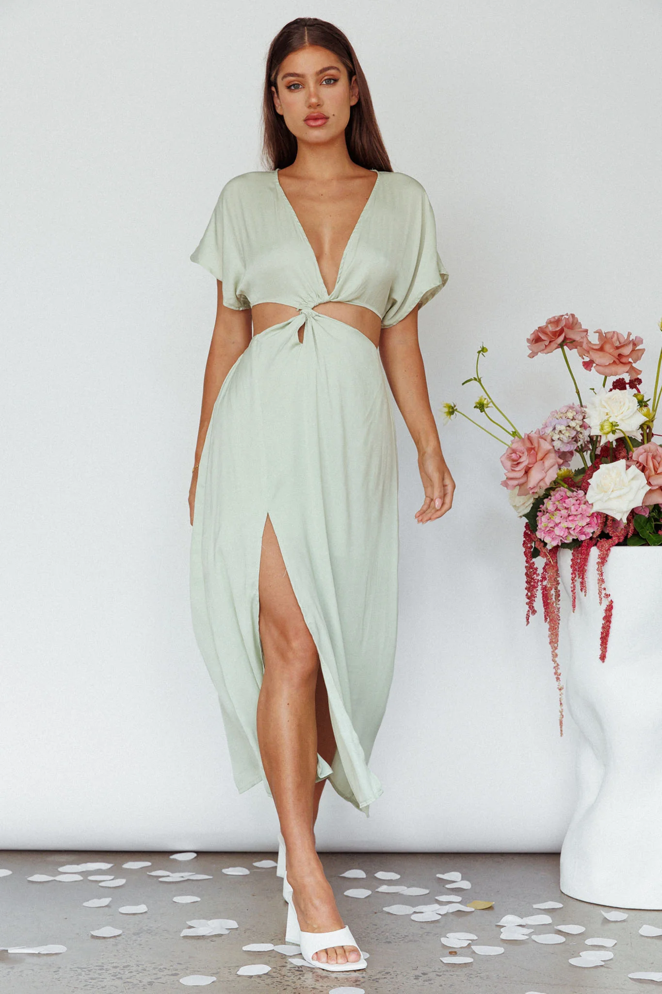 Getaway Cut-Out Waist Midi Dress Pistachio - Image 5