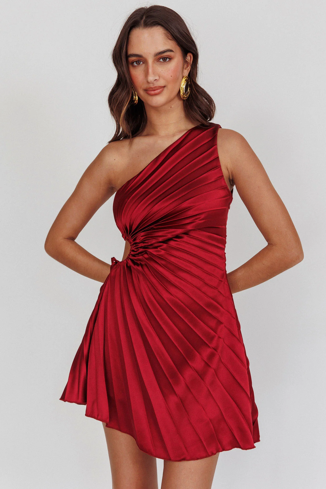 Glow Ray One-Shoulder Pleat Dress Wine - Image 5