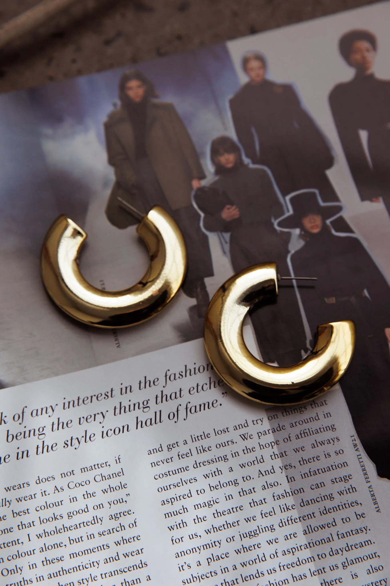 Hailie Chunky Hoops Gold - Image 4