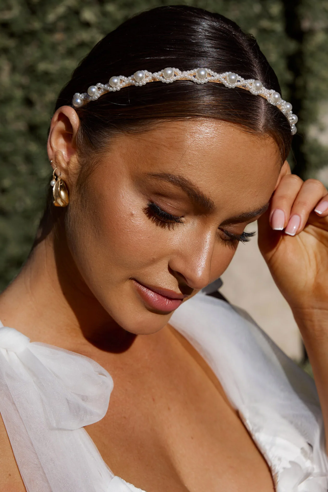 Harriet Pearl Gold Headband White - Image 2