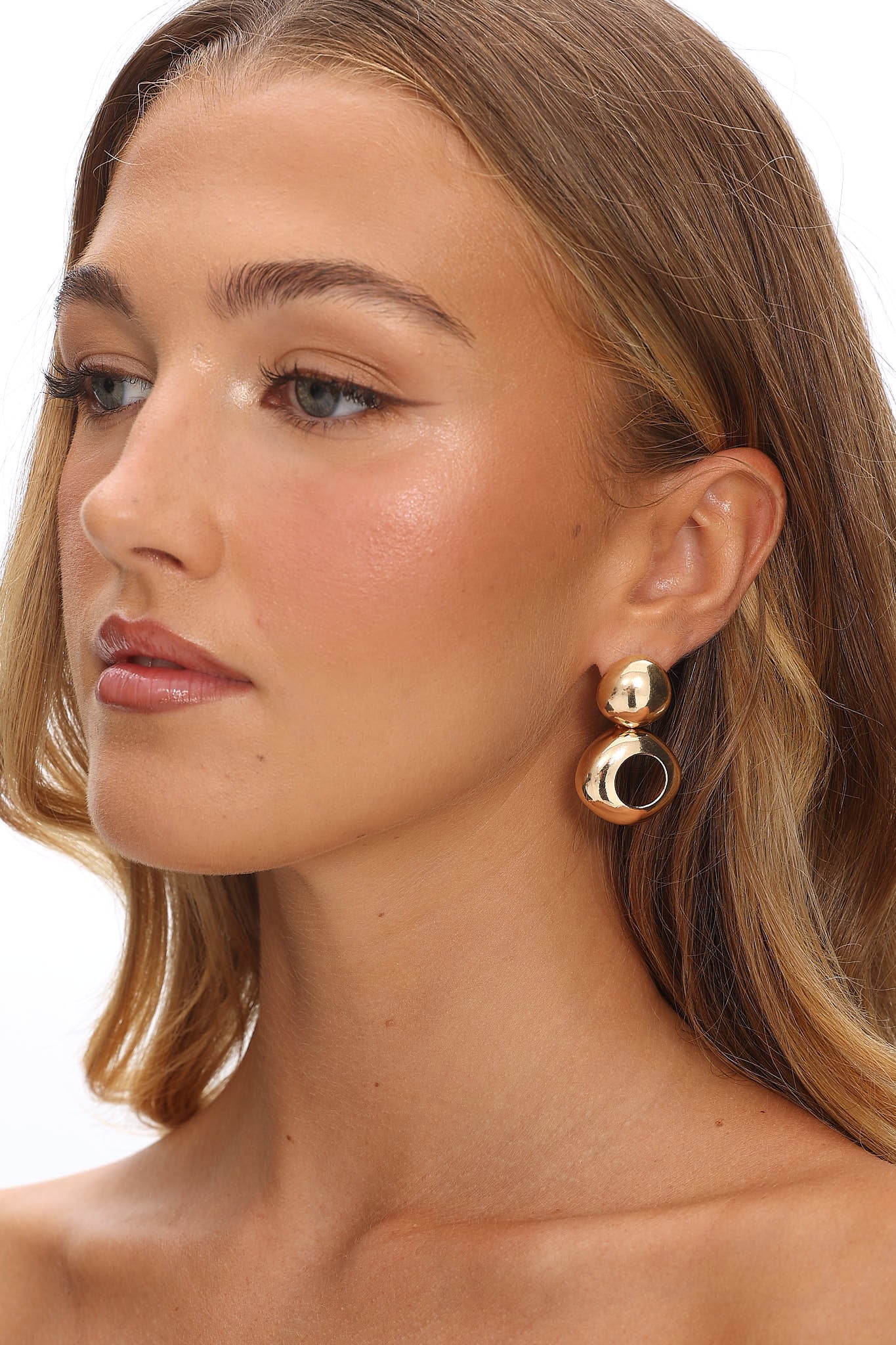 Hilary Drop Earrings Gold - Image 3