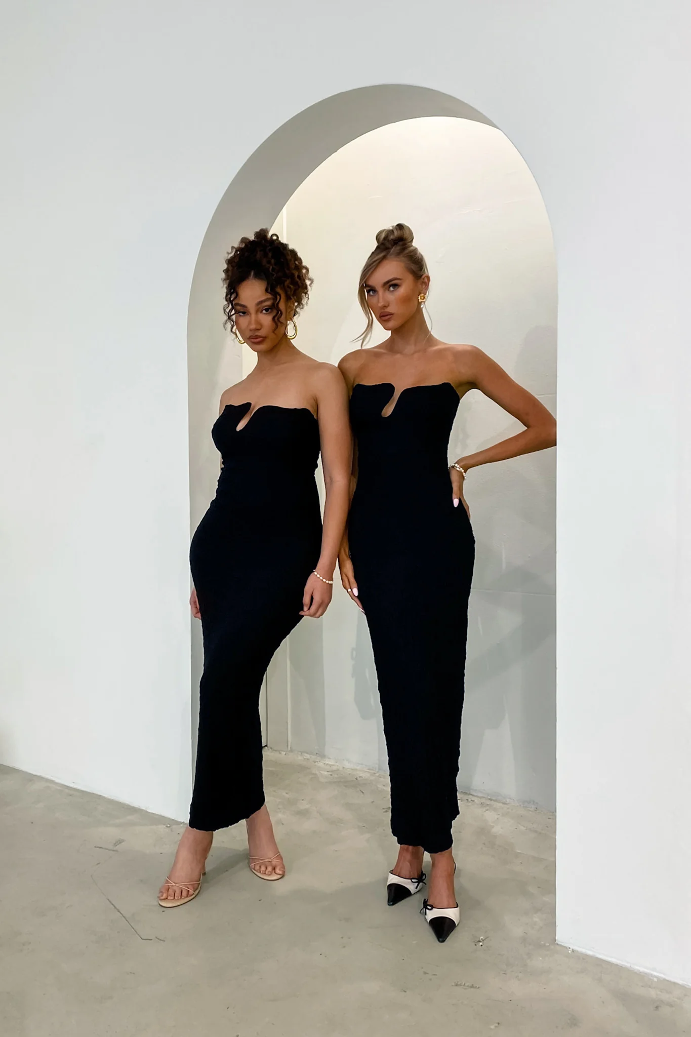 Horizon Strapless Textured Midi Dress Black - Image 2