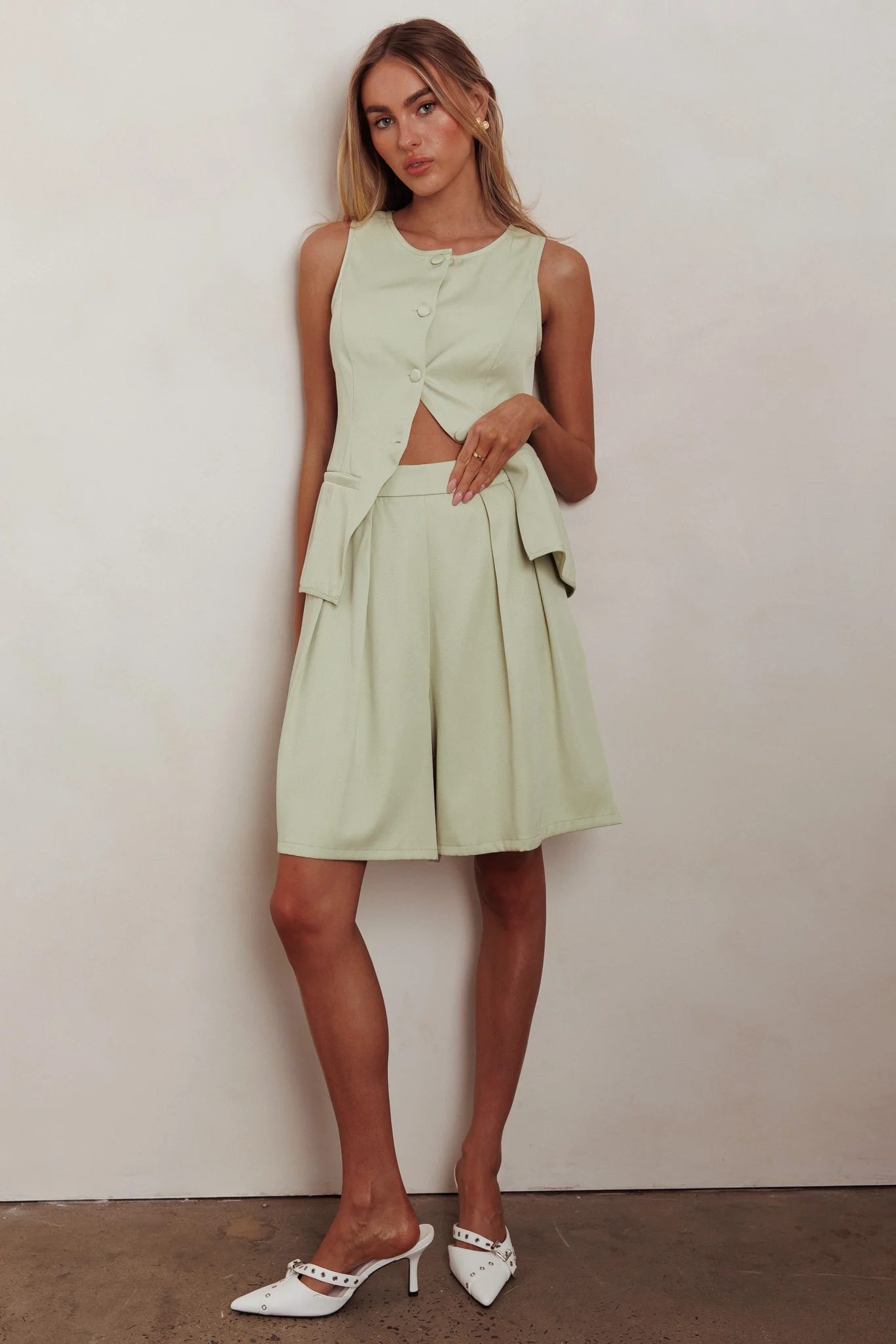 Janna Sleeveless Buttoned Top Sage - Image 3