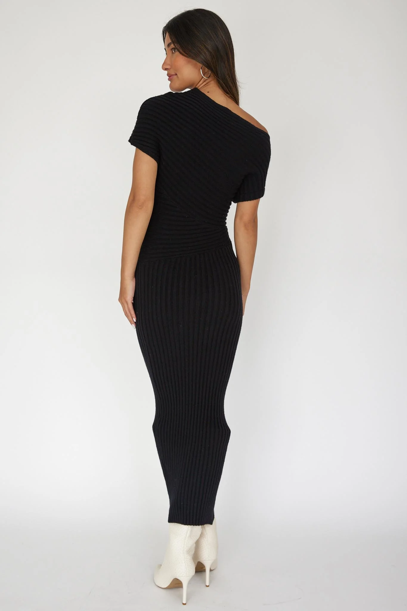 Kaelyn Asymmetric Neck Knit Maxi Dress Black - Image 2
