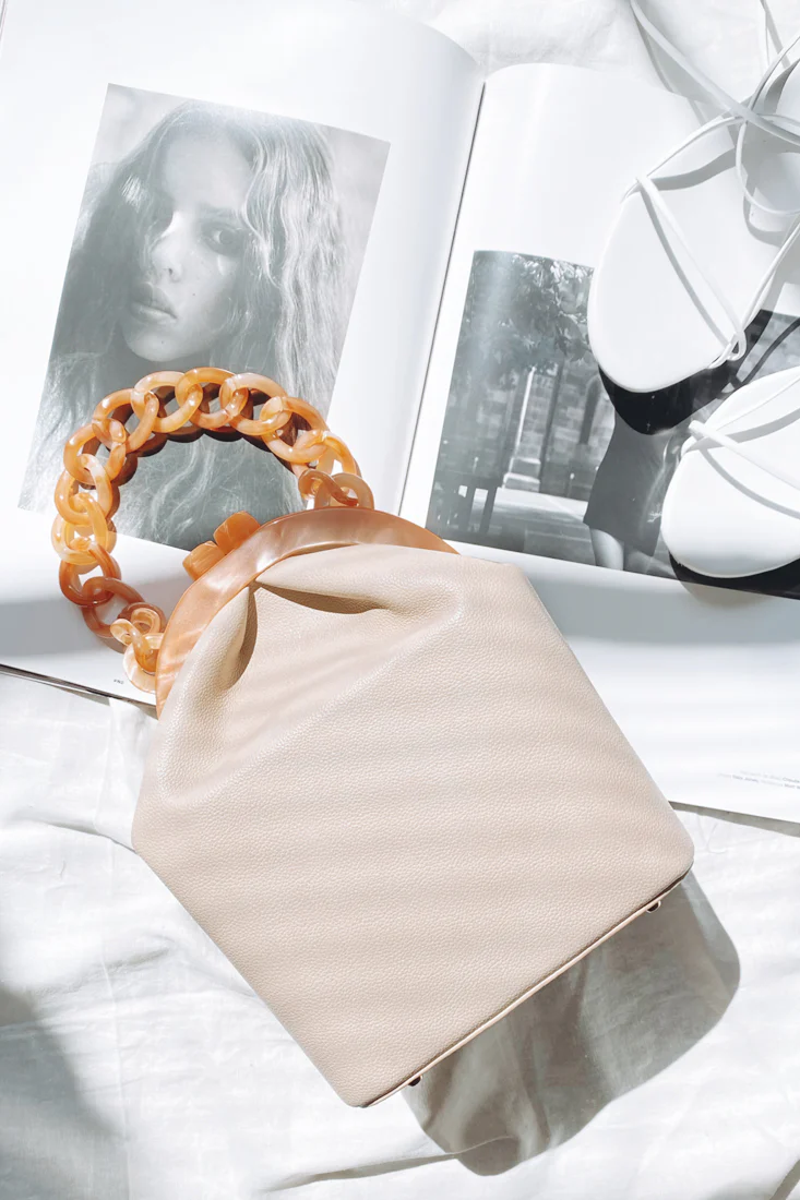 Kerrie Kiss-Lock Box Bag Beige - Image 4