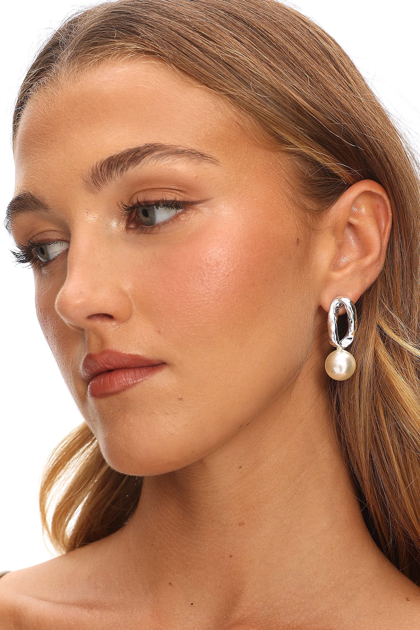 Krizia Drop Earrings Silver Pearl - Image 2