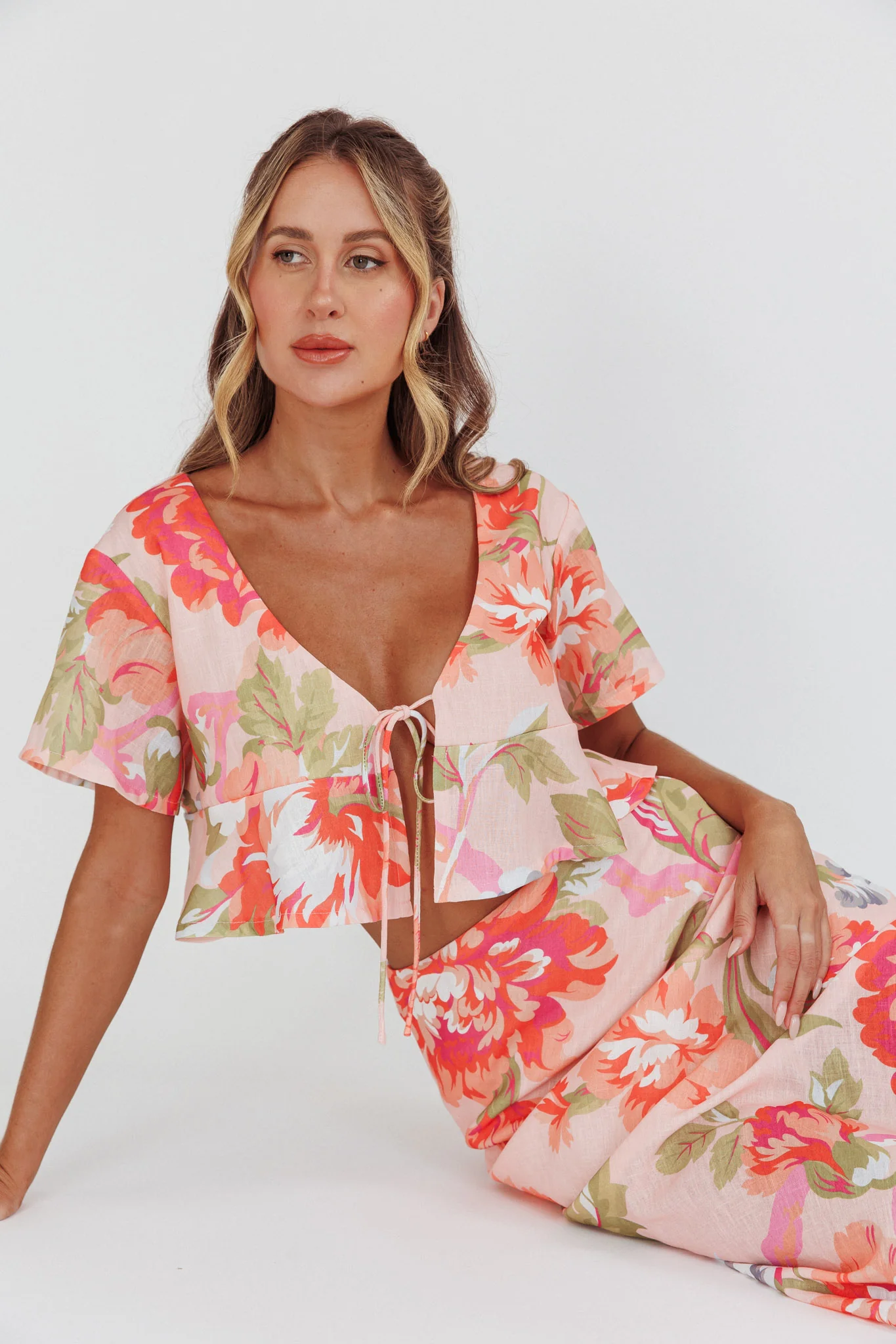 La Vie Tied Bust Crop Top Floral Peach - Image 2