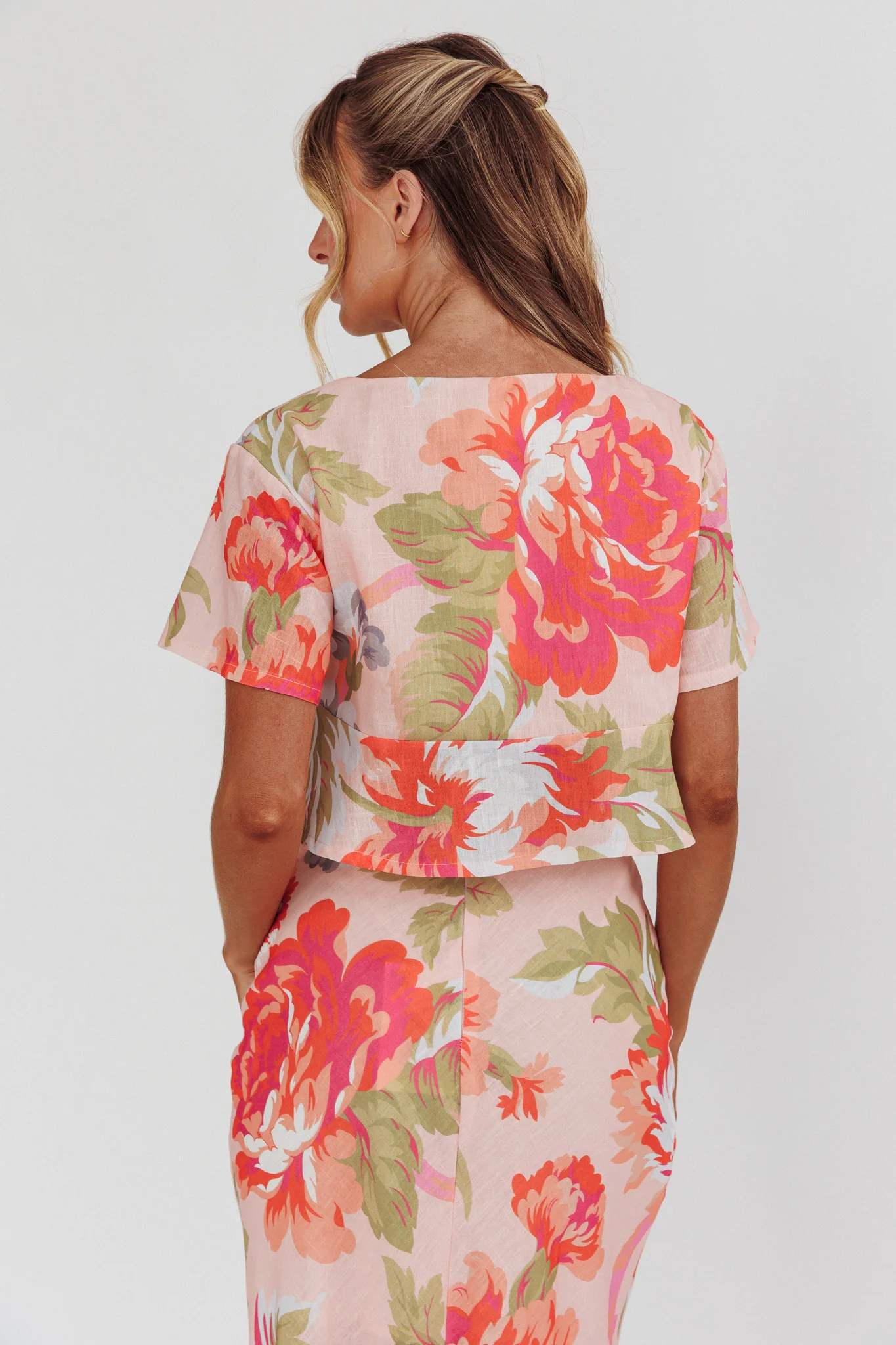La Vie Tied Bust Crop Top Floral Peach - Image 3