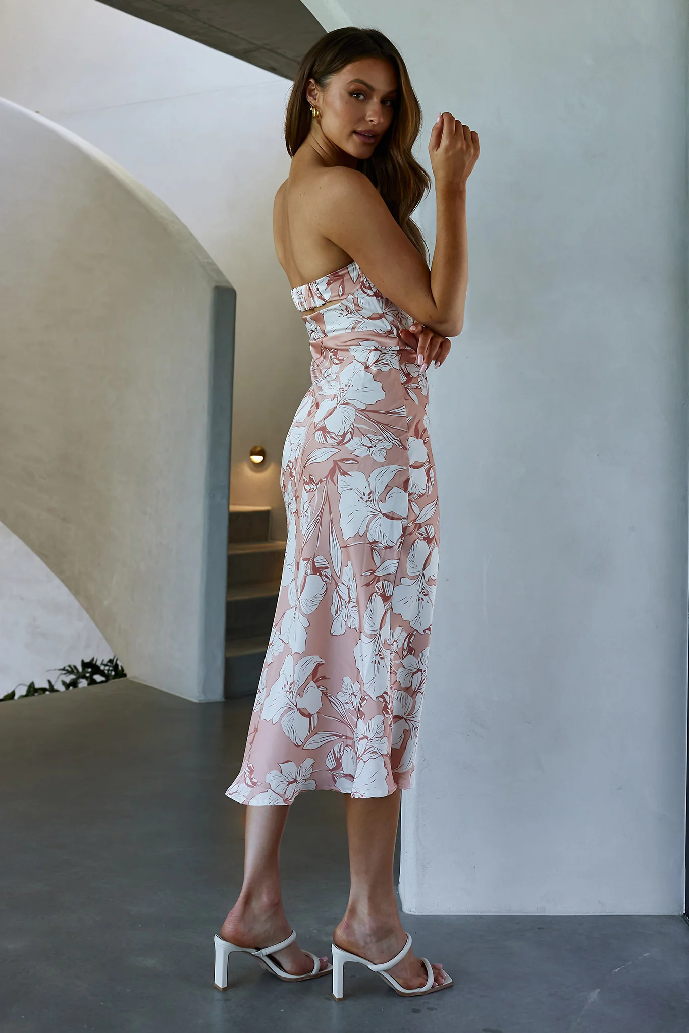 Ladies' Night Cowl Back Midi Dress Floral Peach - Image 2