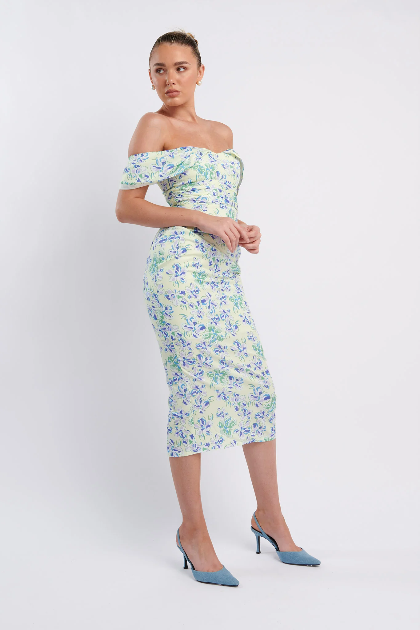 Lillianne Off-Shoulder Midi Dress Floral Blue - Image 3