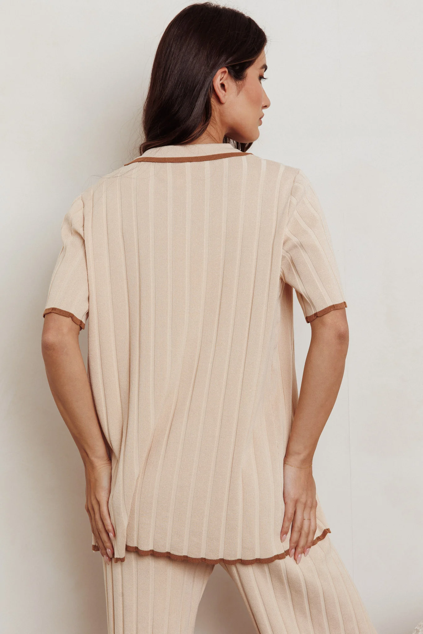 Liloh Ribbed Buttoned Shirt Beige - Image 3