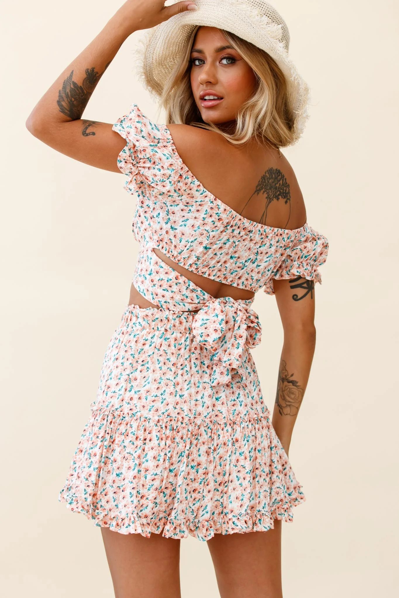 Linka Off-Shoulder Tie-Back Crop Top Floral Print Pink - Image 3
