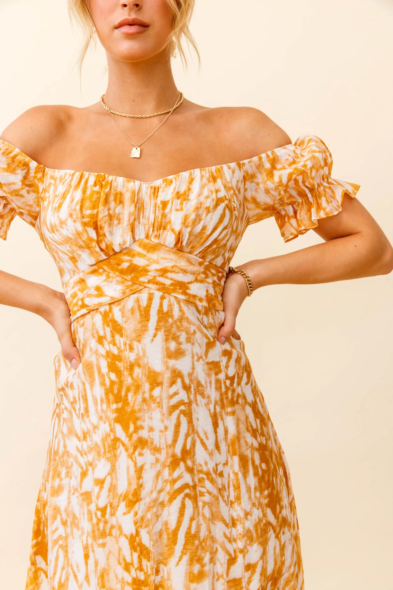 Linka Off-Shoulder Tie Back Midi Dress Printed Orange - Image 4