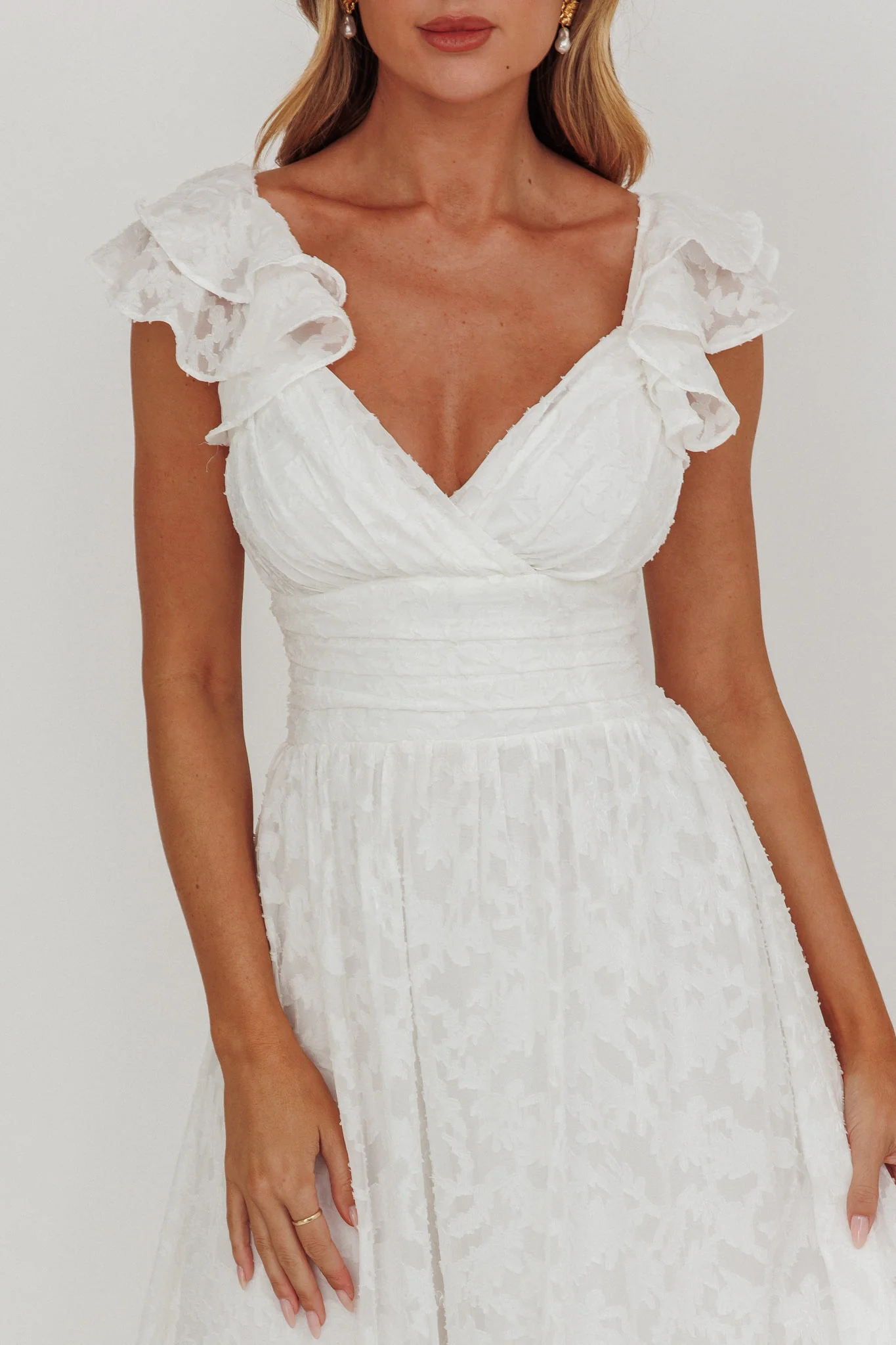 Lola Ruffle Shoulder Maxi Dress Textured White - Image 3