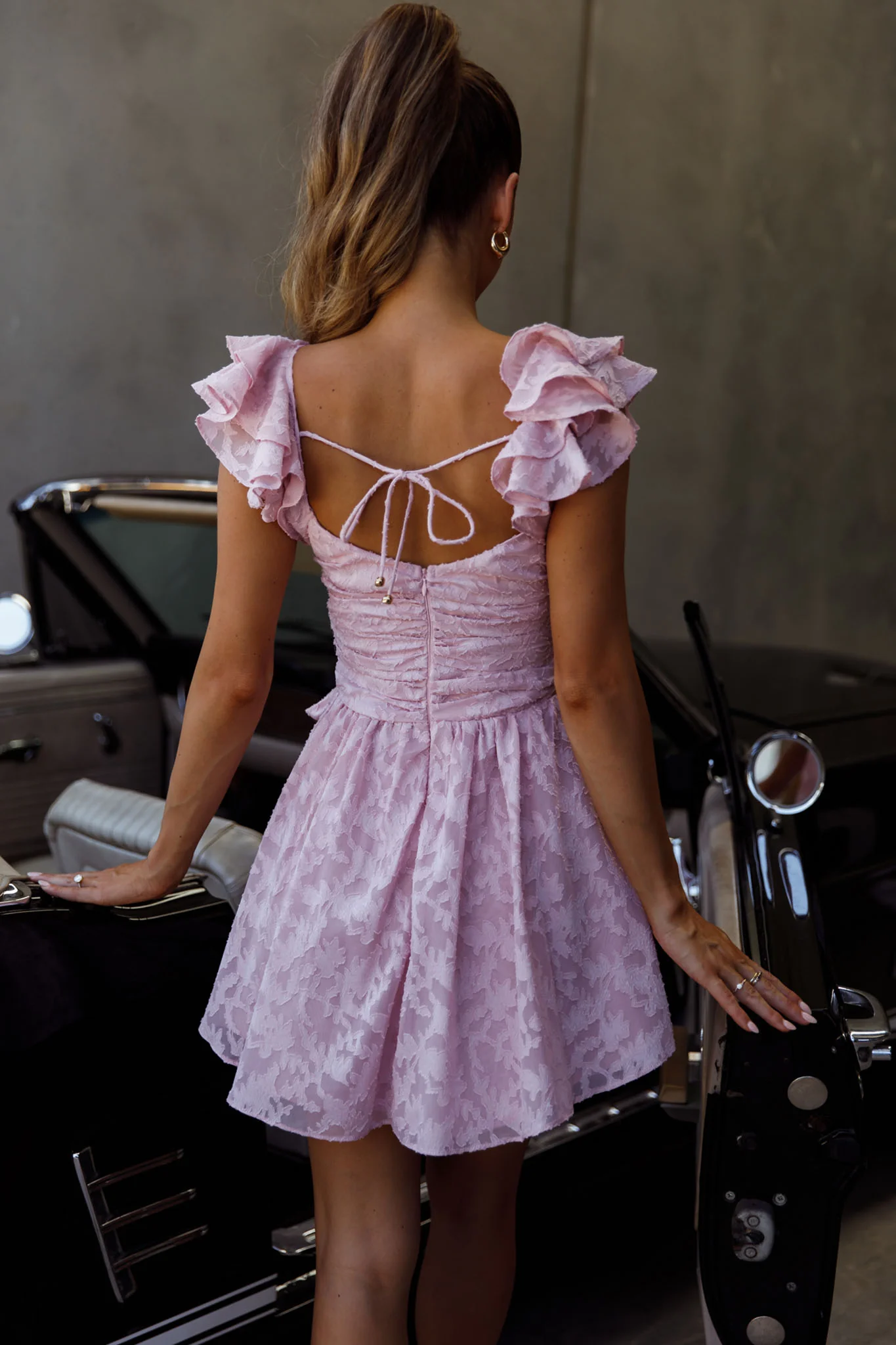 Lola Ruffle Shoulder Ruched Dress Textured Blush - Image 2