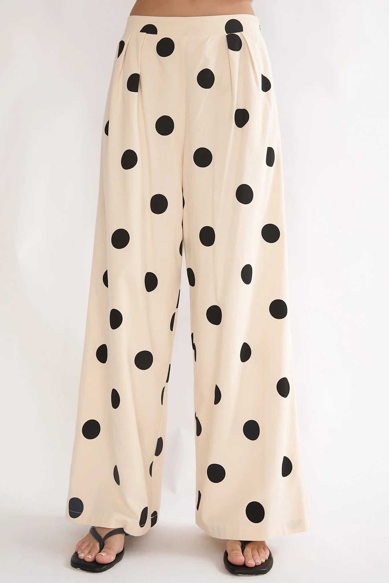 Loraya Wide Leg Pleat Pants Polka Dot Beige/Black - Image 4