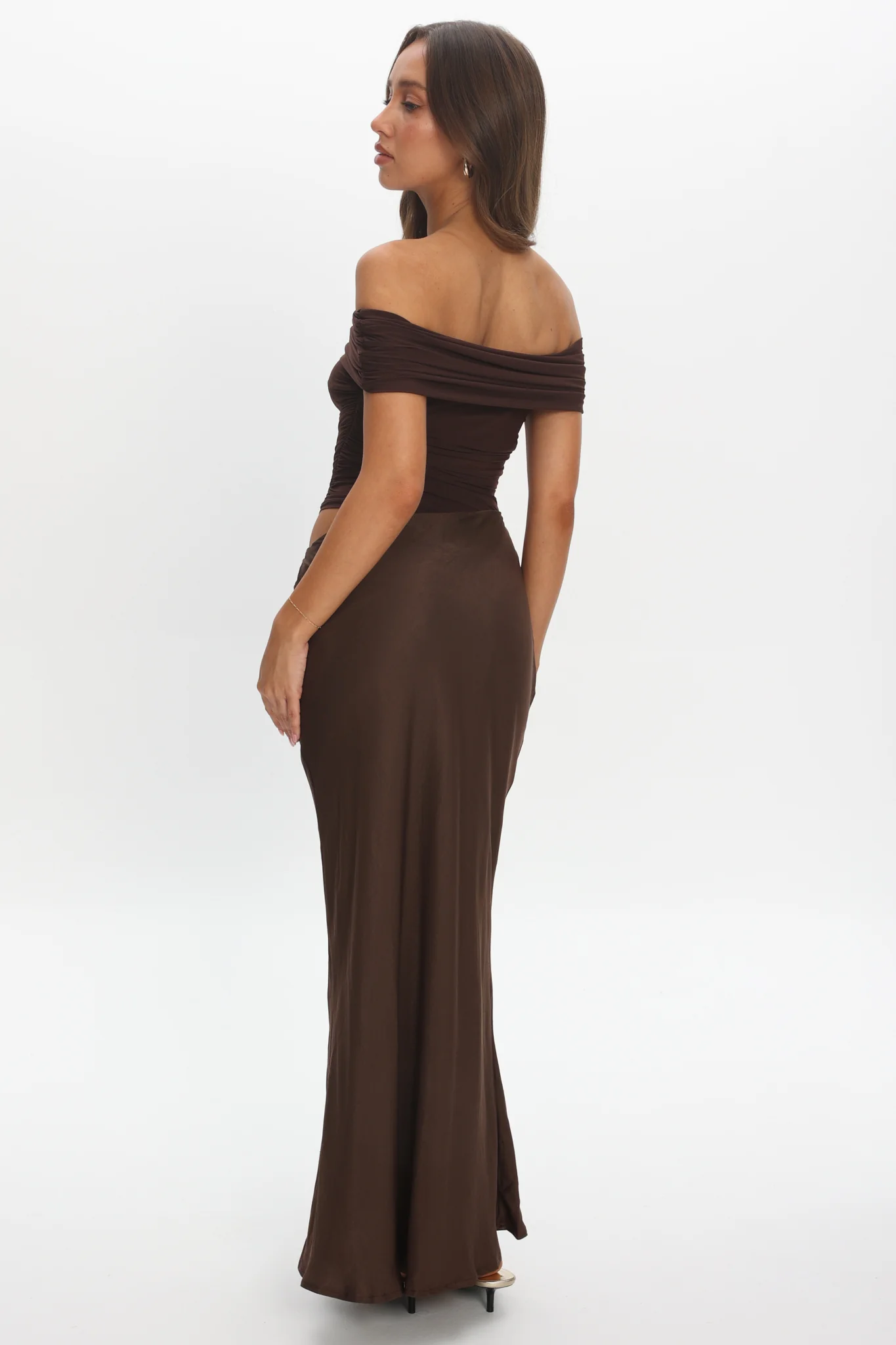 Lorely Off-Shoulder Midi Dress Chocolate - Image 3