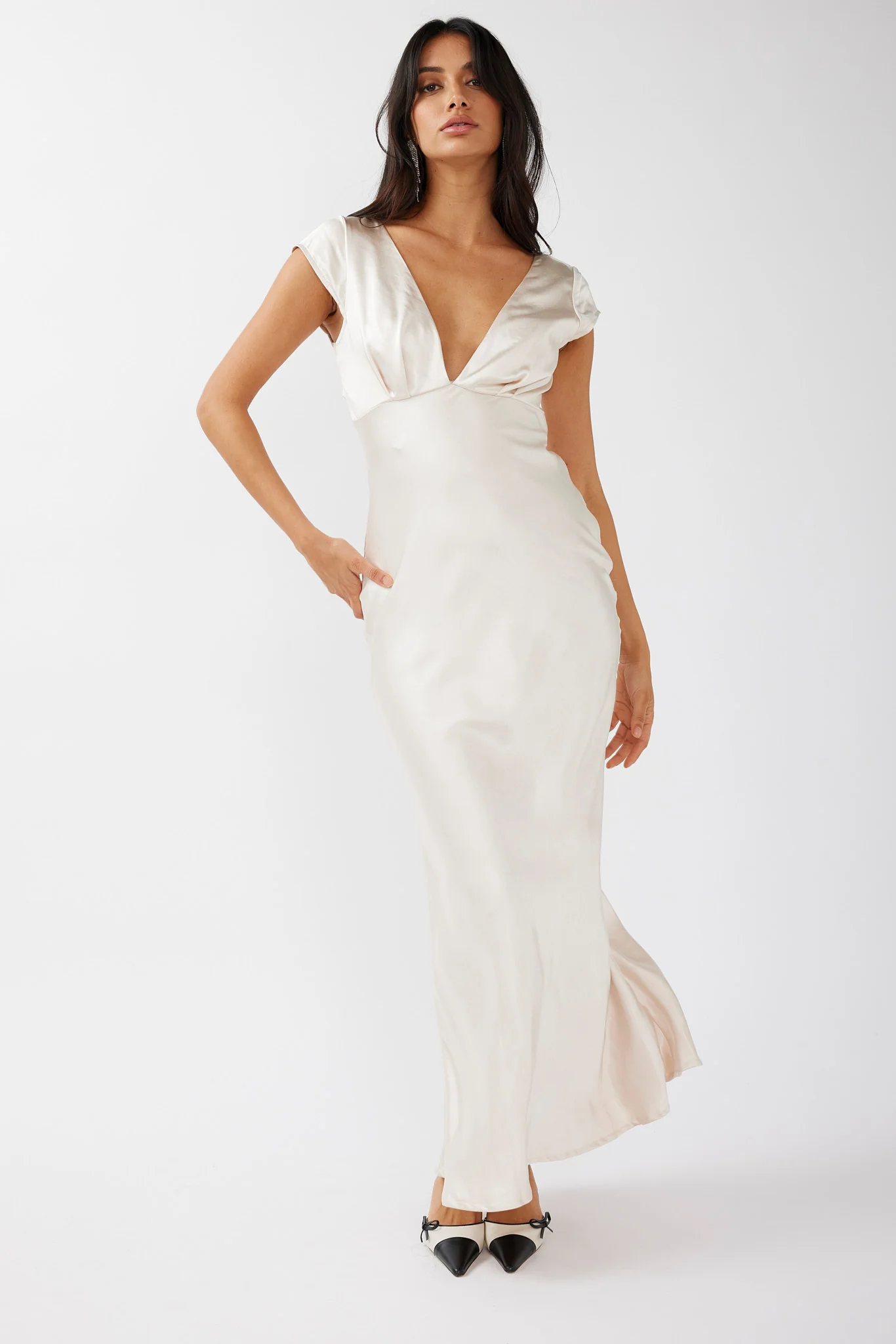 Lucinda V-Neck Twist Back Midi Dress Champagne - Image 5
