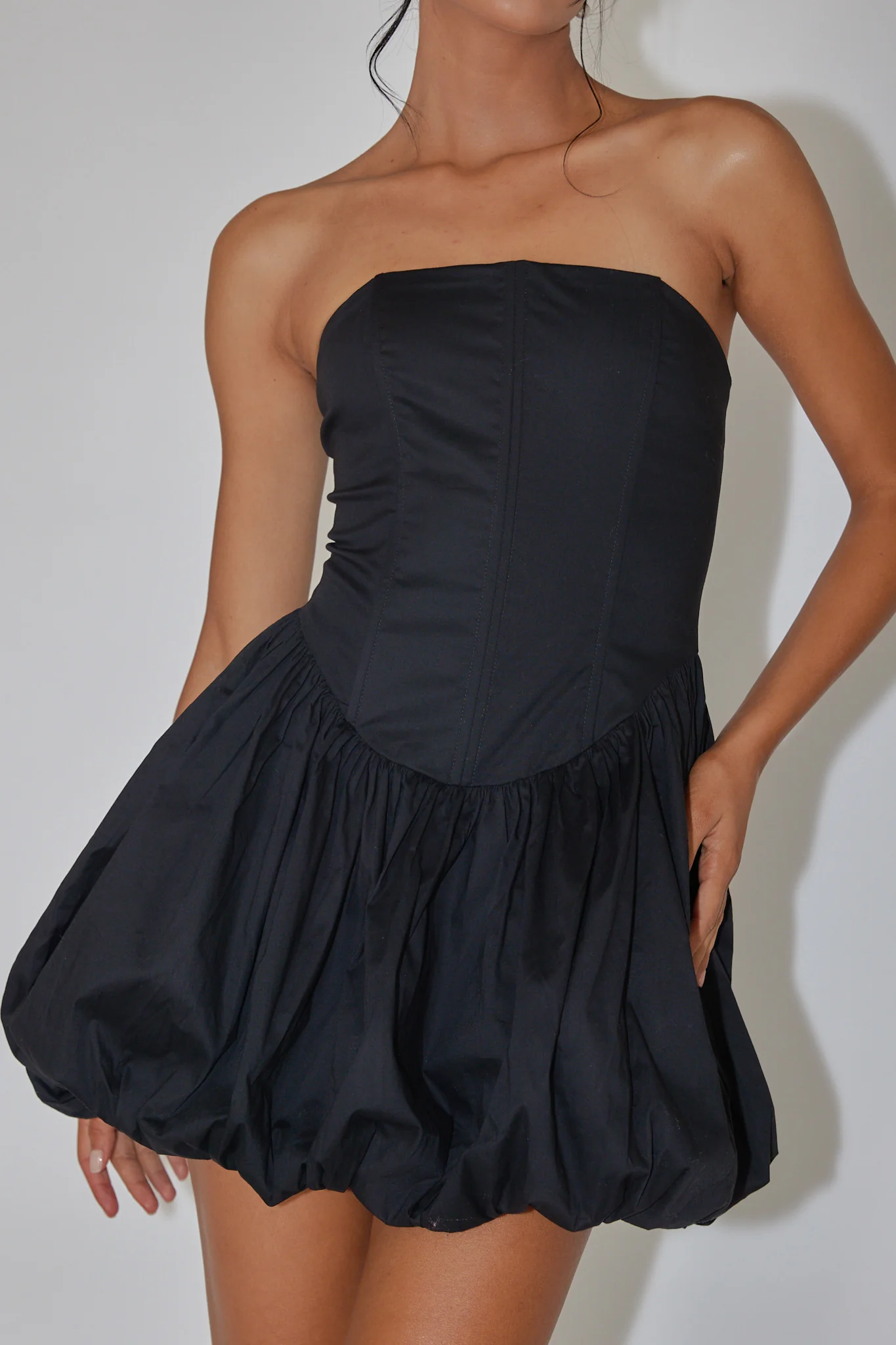 Monti Strapless Bubble Hem Mini Dress Black - Image 5