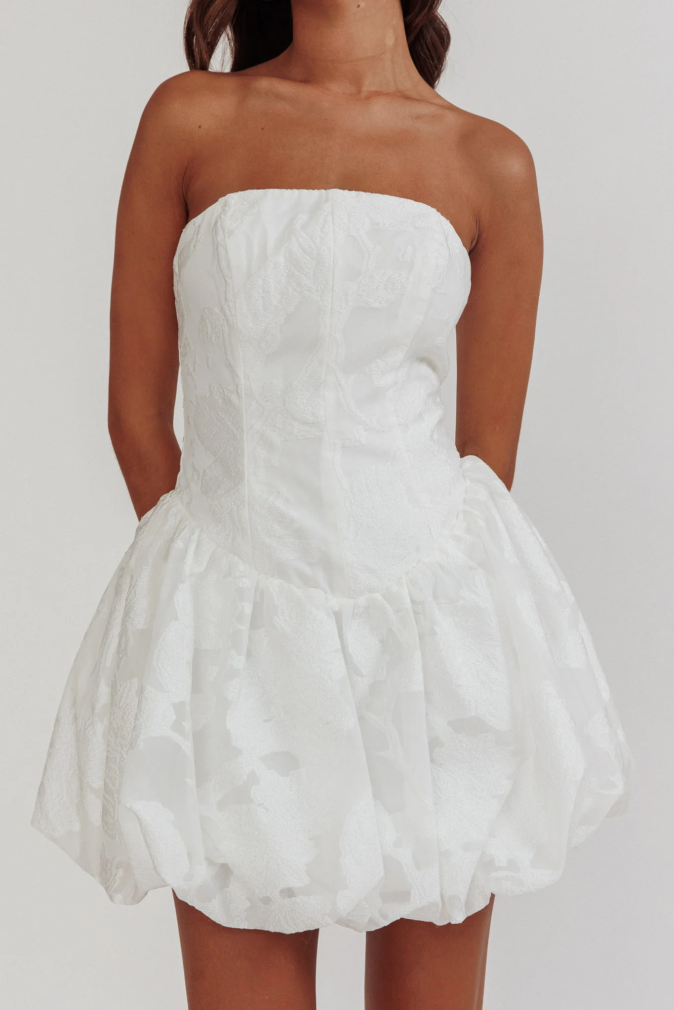Monti Strapless Bubble Hem Mini Dress Embroidered White - Image 4