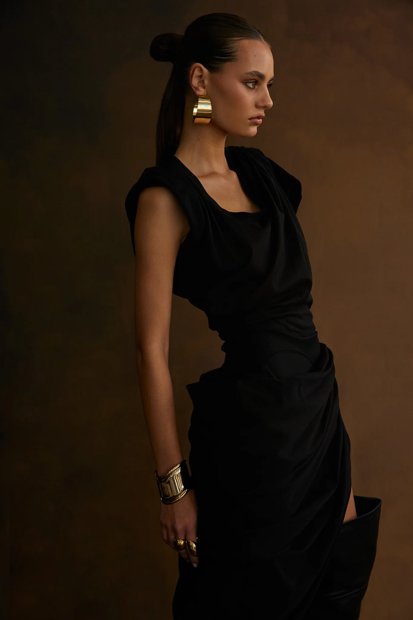 NOAH Extra Earring Gold - Image 3