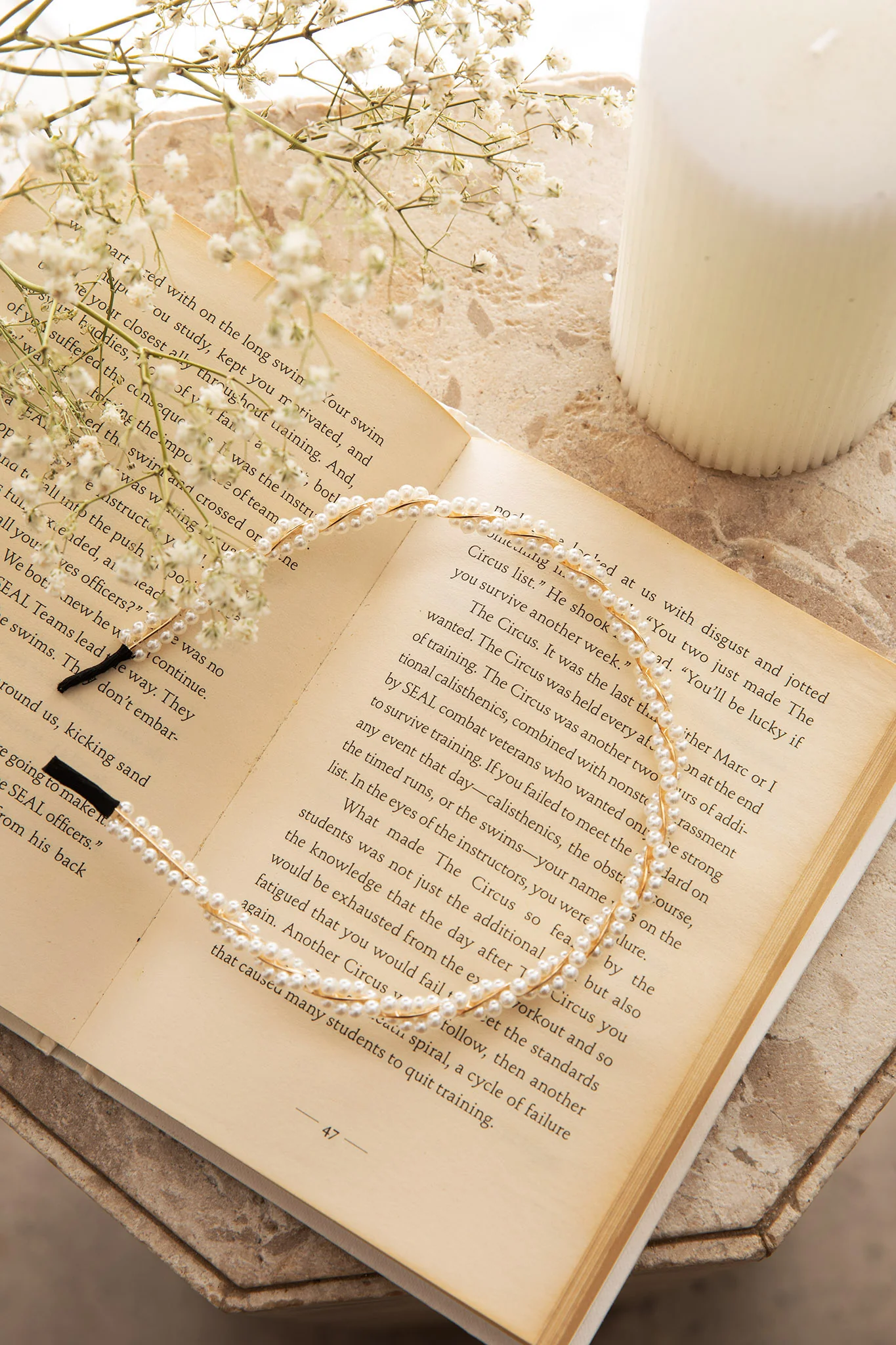 Odette Twisted Pearl Headband Gold - Image 2