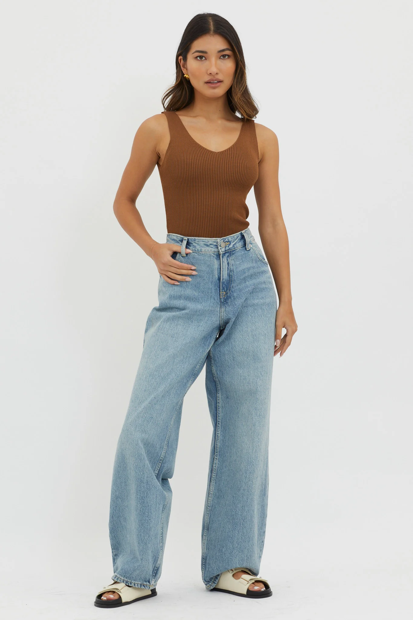 Off-Duty V-Neck Ribbed Knit Top Chocolate - Image 3