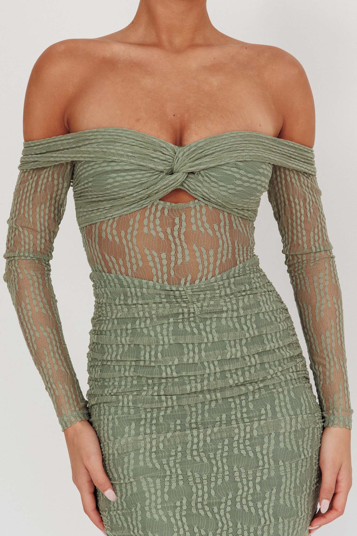 Oliana Off-Shoulder Mesh Maxi Dress Fern - Image 4