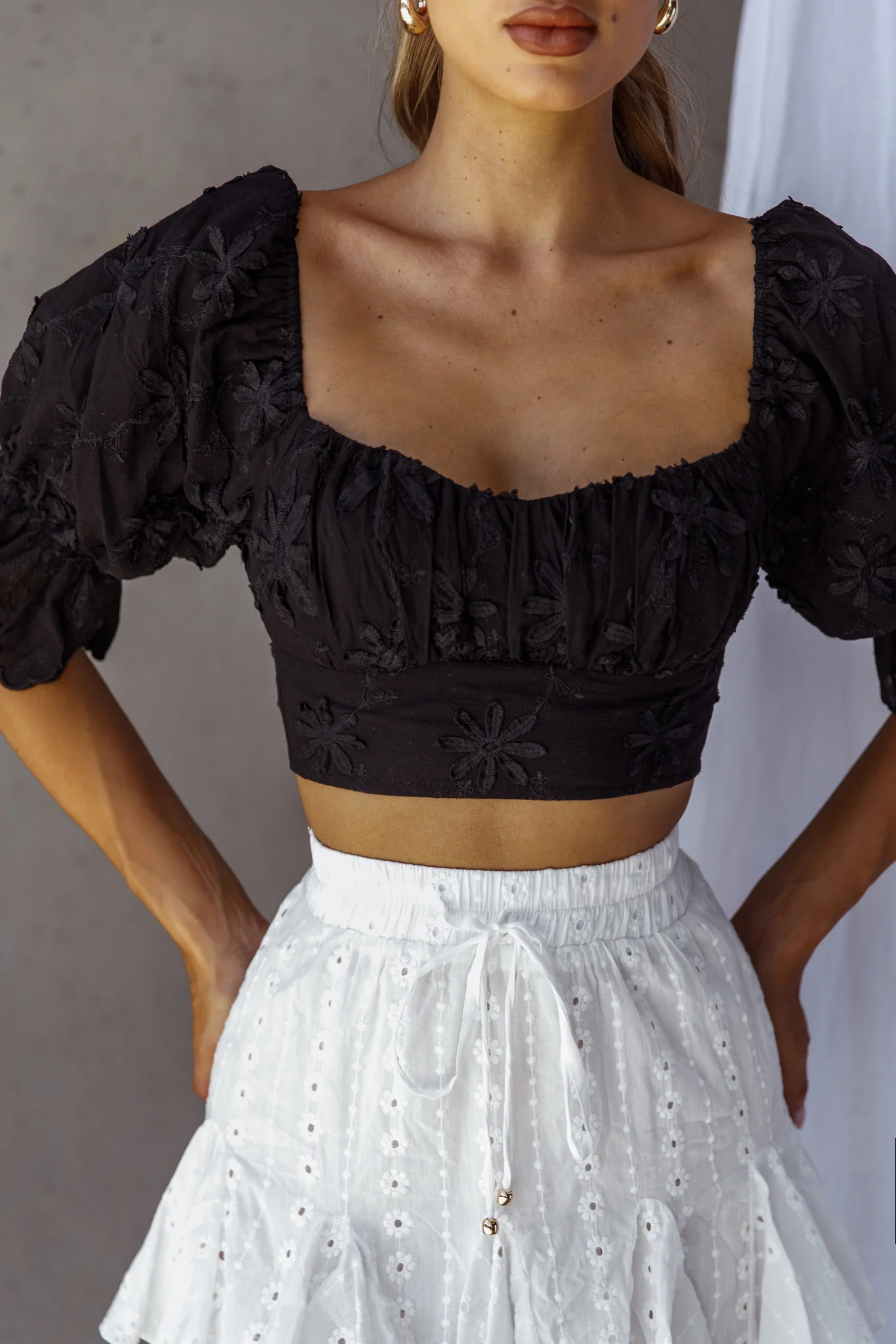 Passing By Tied Back Crop Top Black - Image 4