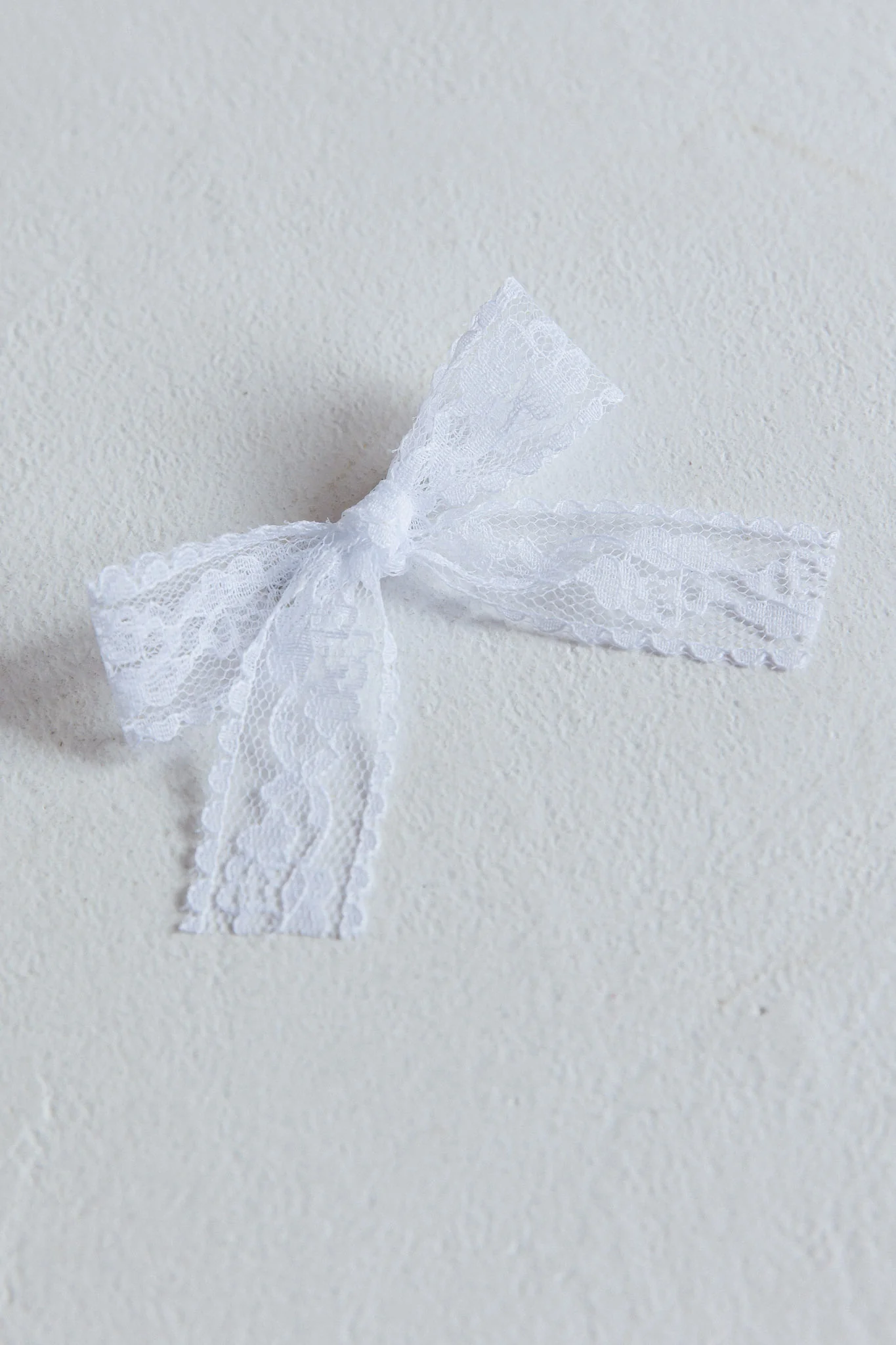 Penny Lace Bow Hairpin White - Image 2