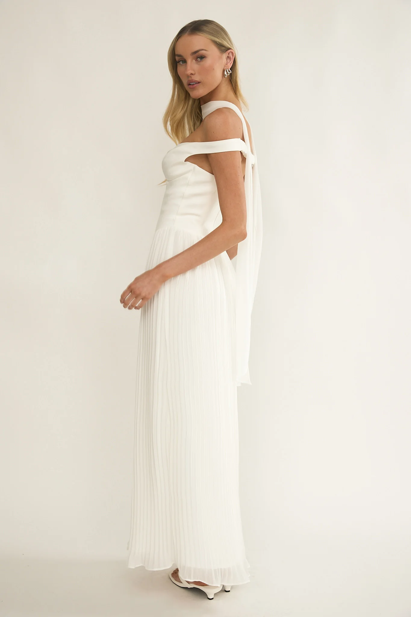 Quinnae Off-Shoulder Accordion Pleat Maxi Dress White - Image 2