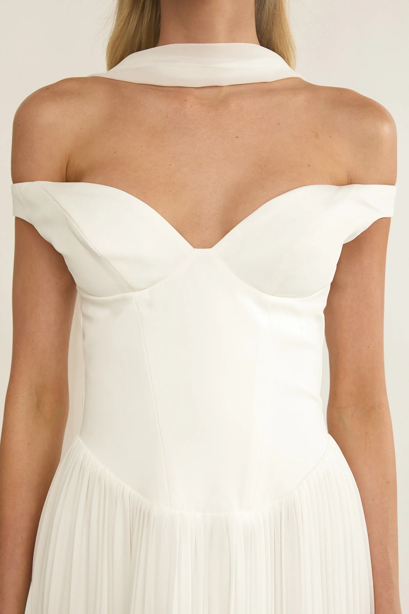 Quinnae Off-Shoulder Accordion Pleat Maxi Dress White - Image 3