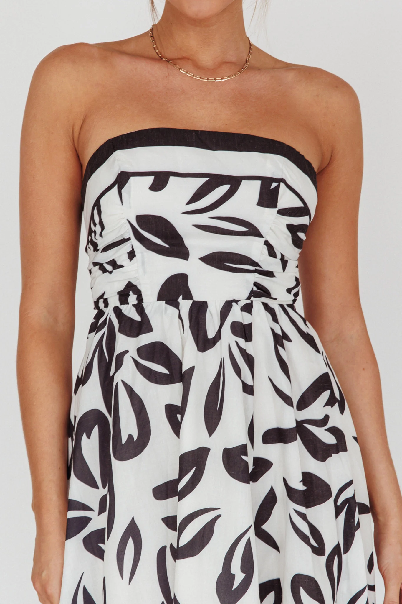 Randi Tie-Back Maxi Dress Leaf Print Beige - Image 4